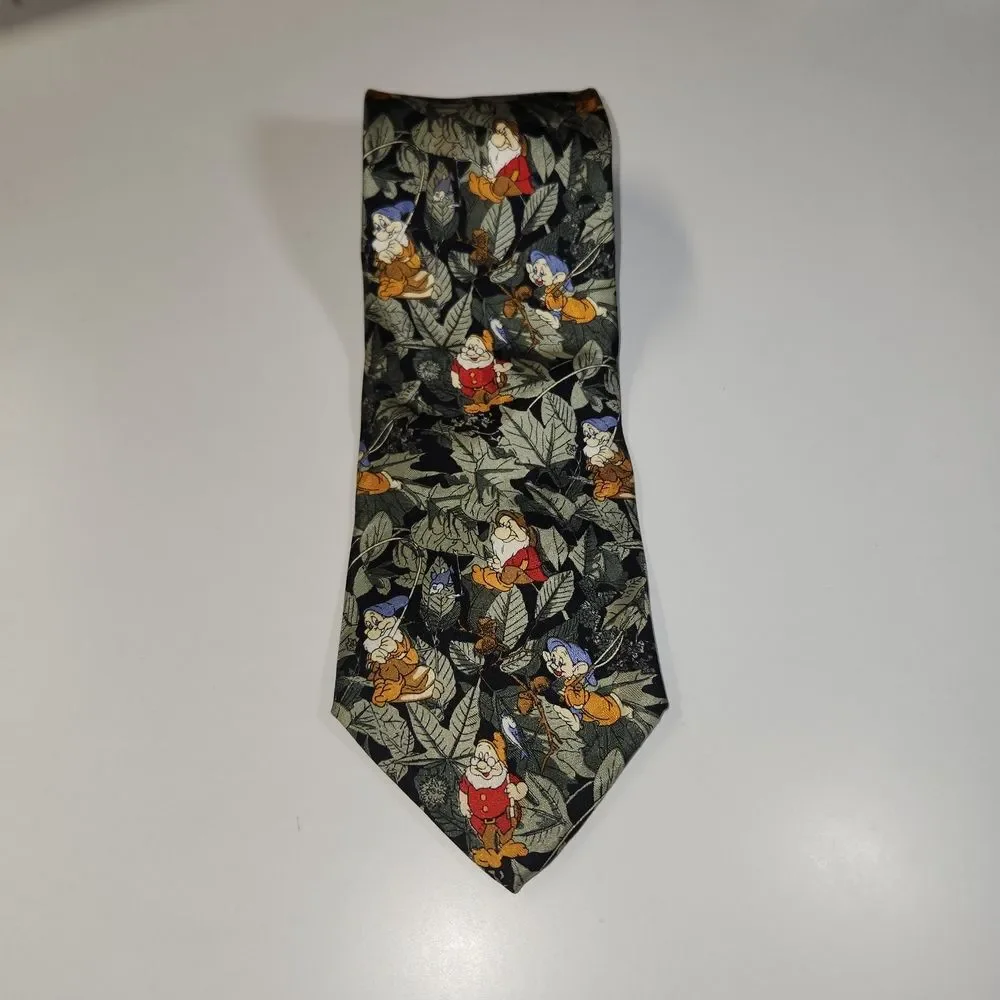 Vintage Disney Italian Silk Tie Snow White’s Seven Dwarves Fishing In Greenery